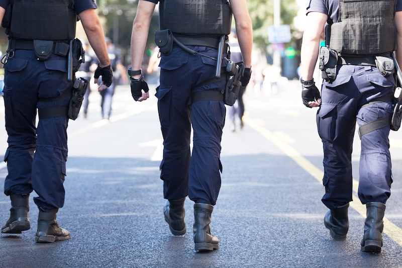 Polis som patrullerar